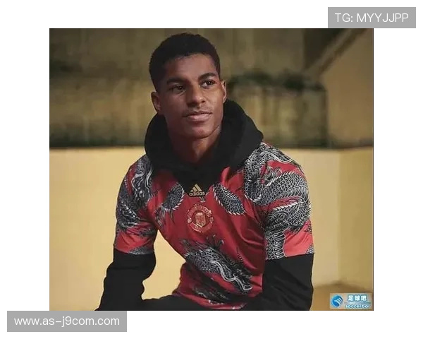 曼联潮流足球衫引领时尚风潮 打造独特运动休闲新风格 曼联潮流足球衫引领时尚风潮 打造独特运动休闲新风格