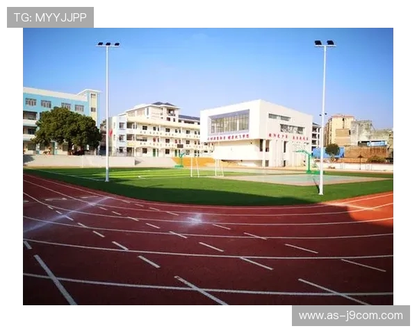 聚焦郭嘉璇绿茵才华全面展现其非凡足球天赋成长轨迹风采绽放全貌